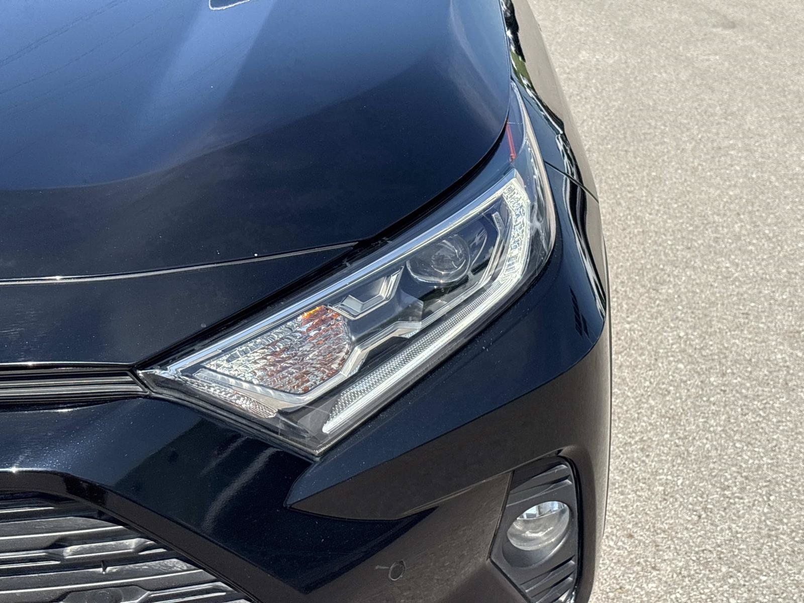 Used 2021 Toyota RAV4 XLE Premium AWD/4WD image 11