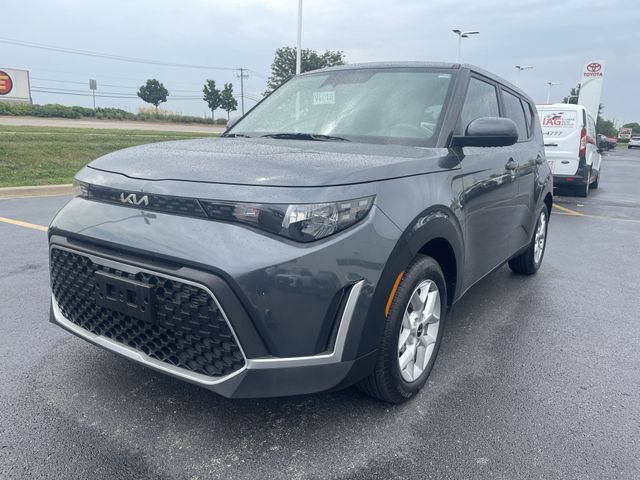 Used 2025 Kia Soul LX w/ LX Technology Package FWD image 12