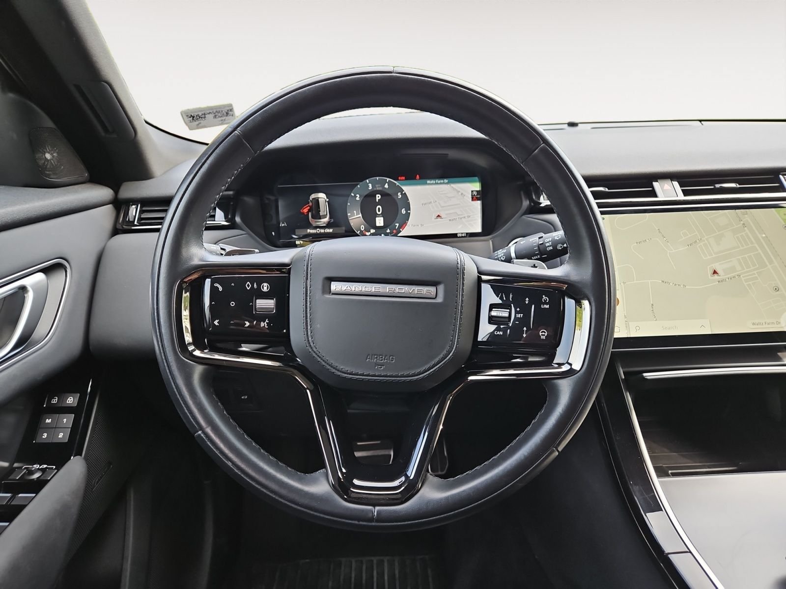 Used 2025 Land Rover Range Rover Velar Dynamic SE AWD/4WD image 12