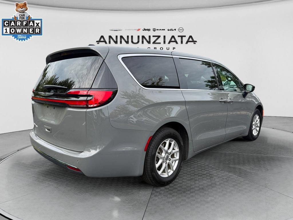 Certified 2025 Chrysler Pacifica Select FWD image 5
