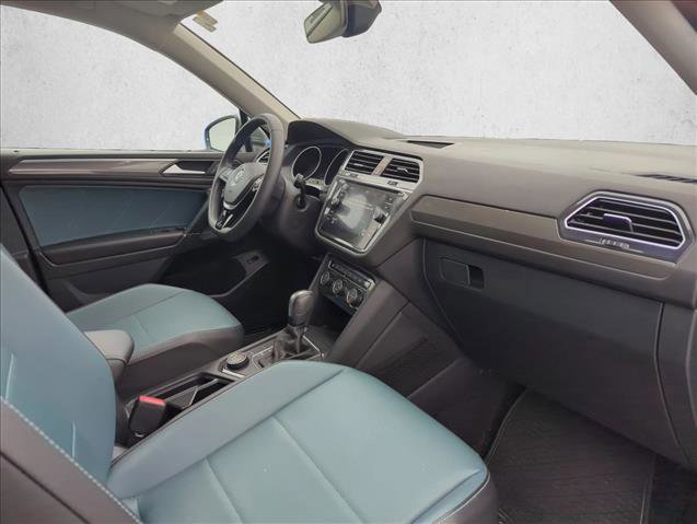 Used 2020 Volkswagen Tiguan SE image 17