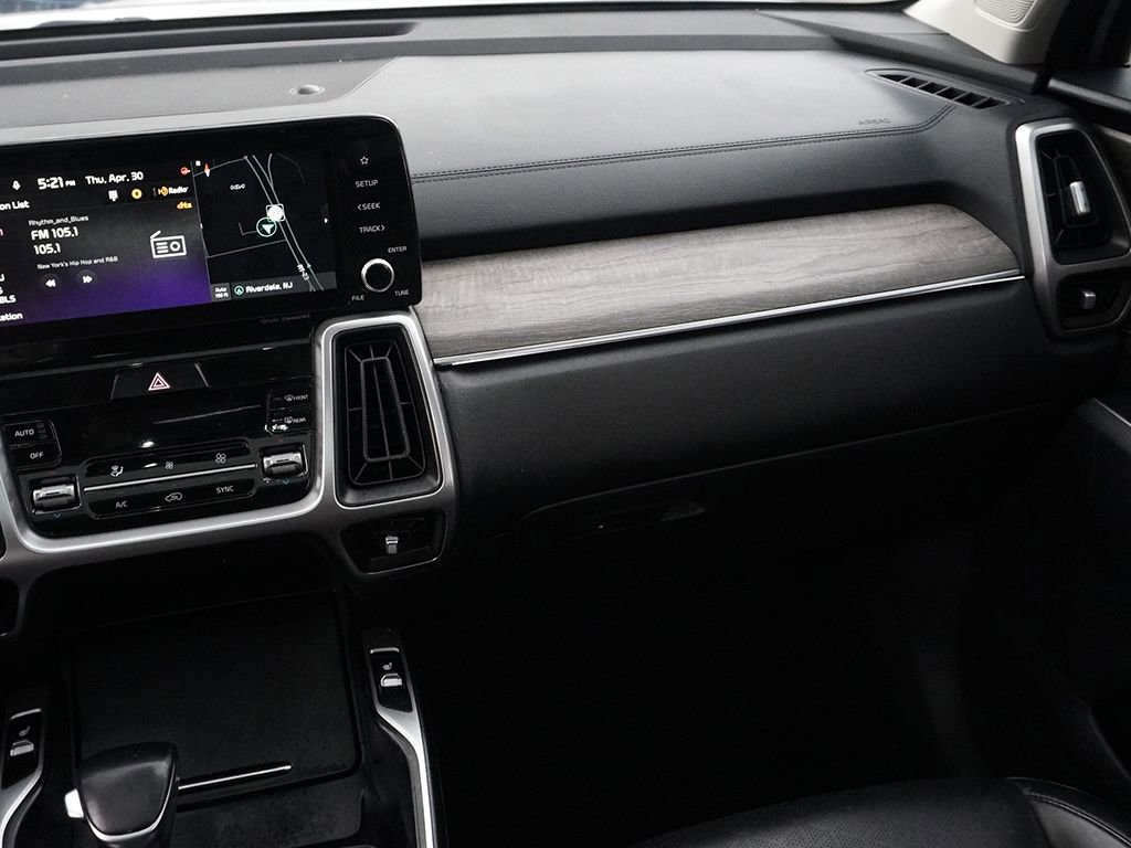 Used 2022 Kia Sorento S w/ Panoramic Sunroof Package AWD/4WD image 37