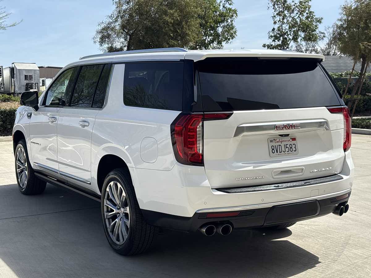 Used 2021 GMC Yukon XL Denali w/ Denali Ultimate Package image 5
