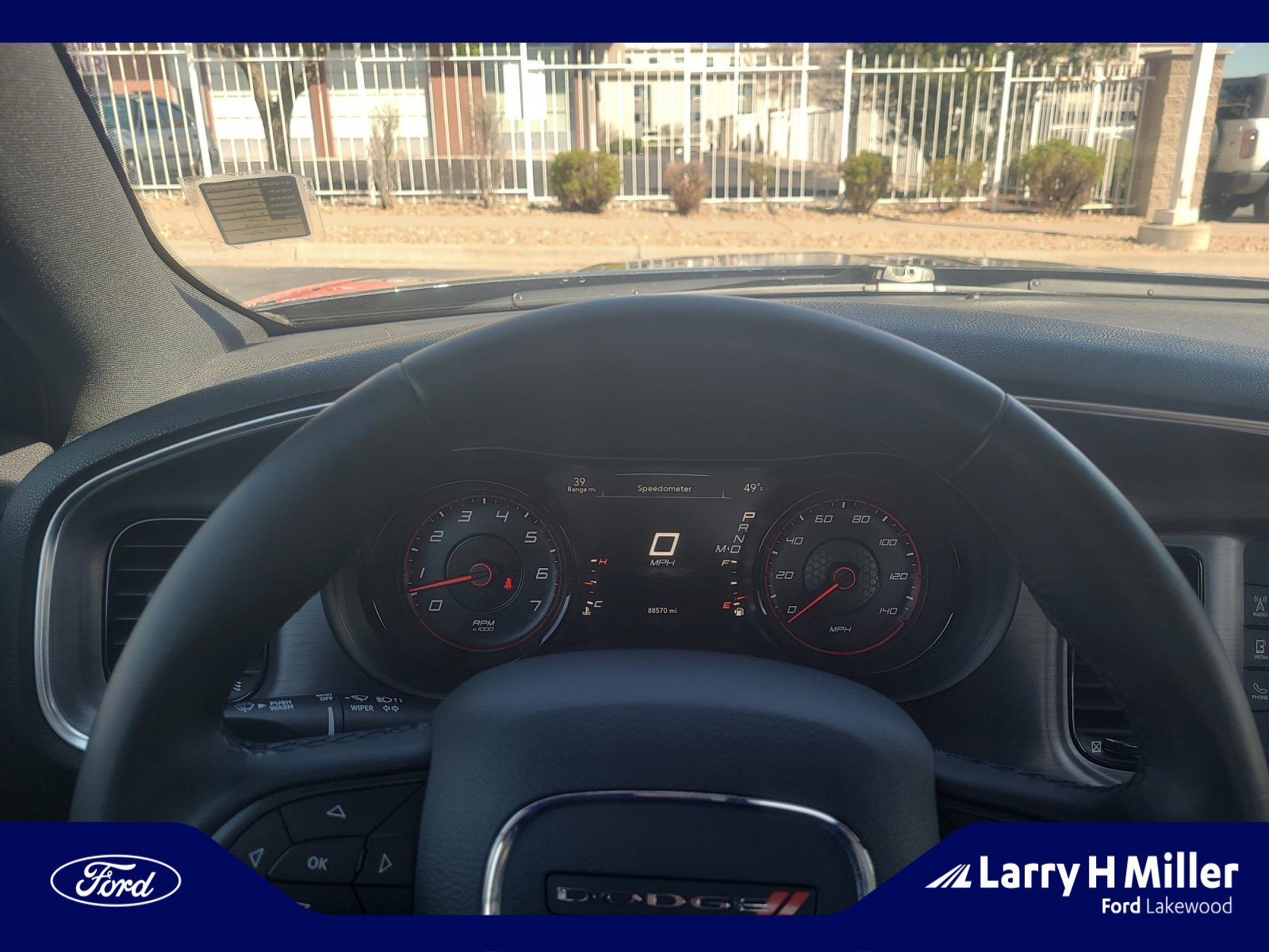 Used 2017 Dodge Charger SE w/ Blacktop Package image 10