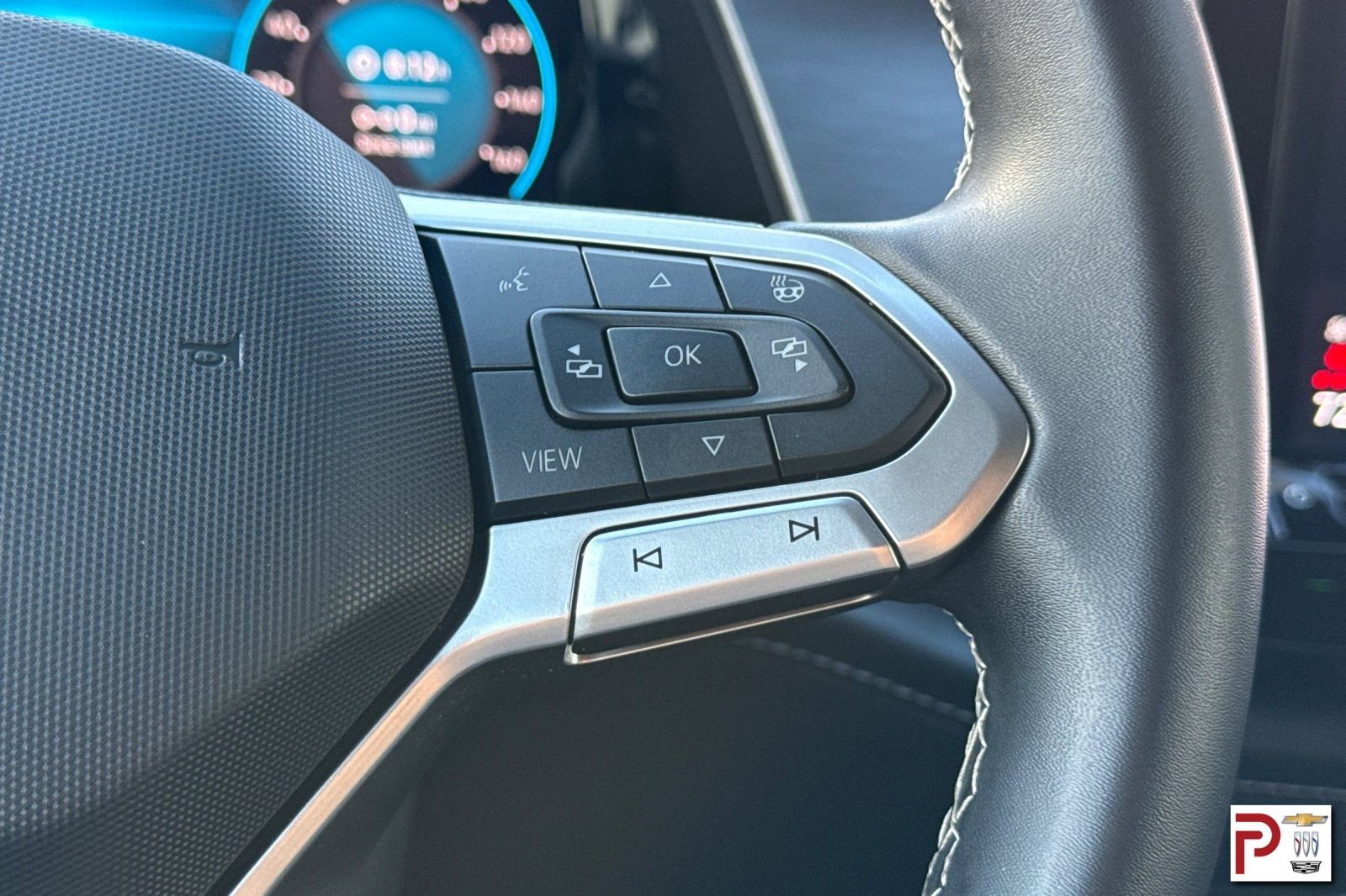 Used 2025 Volkswagen Atlas Cross Sport SE image 29