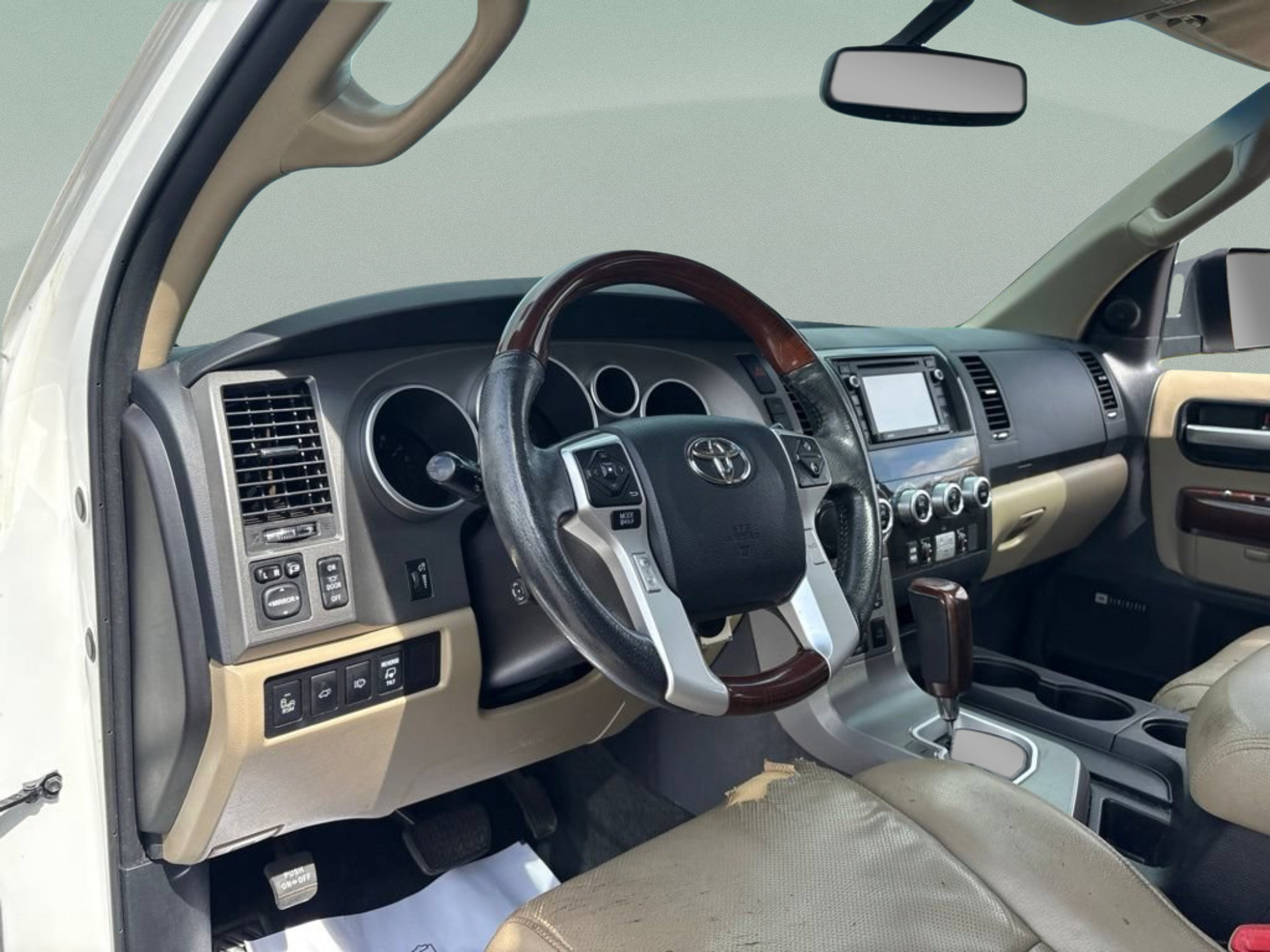 Used 2016 Toyota Sequoia Platinum RWD image 21