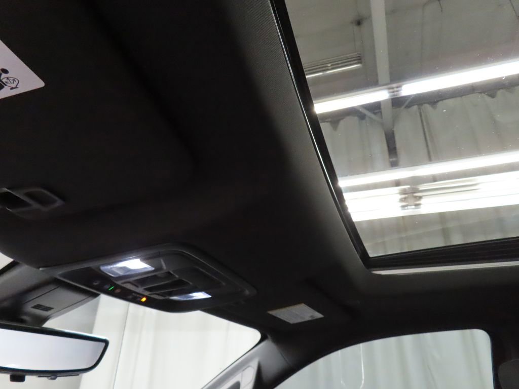 Used 2022 Chevrolet Silverado 1500 High Country w/ Technology Package image 26