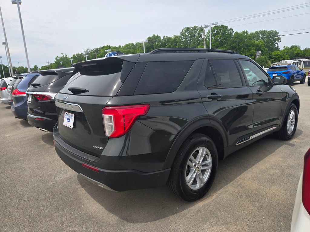Used 2023 Ford Explorer XLT w/ Equipment Group 202A AWD/4WD image 4