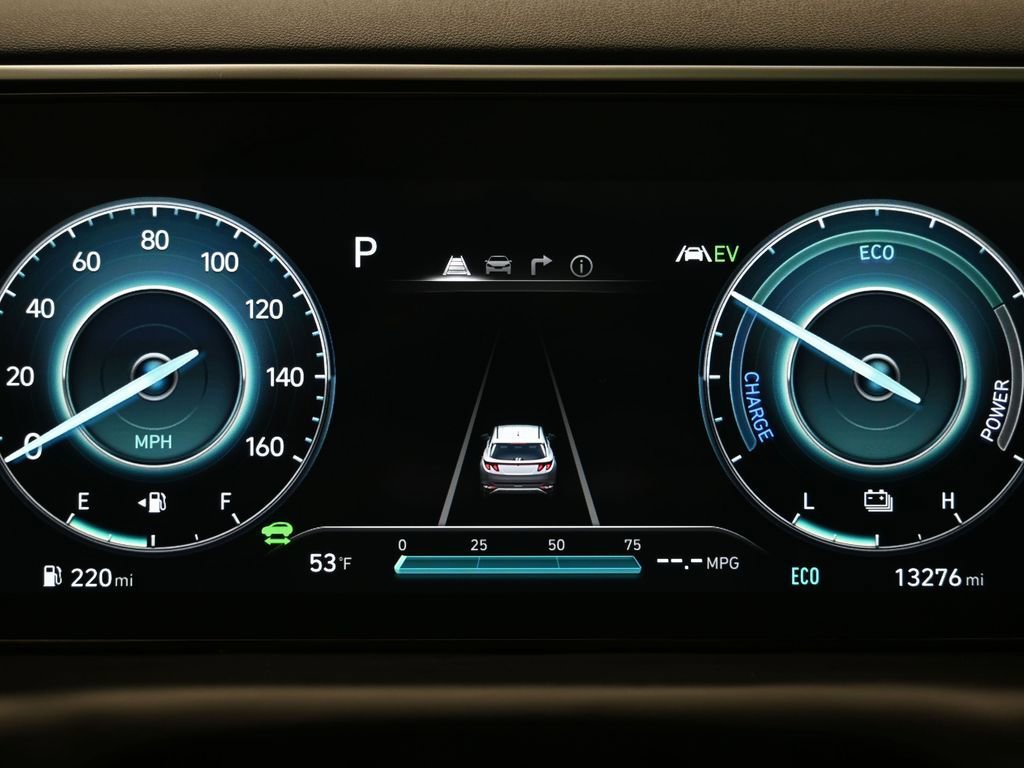 Certified 2024 Hyundai Tucson Limited AWD/4WD image 9