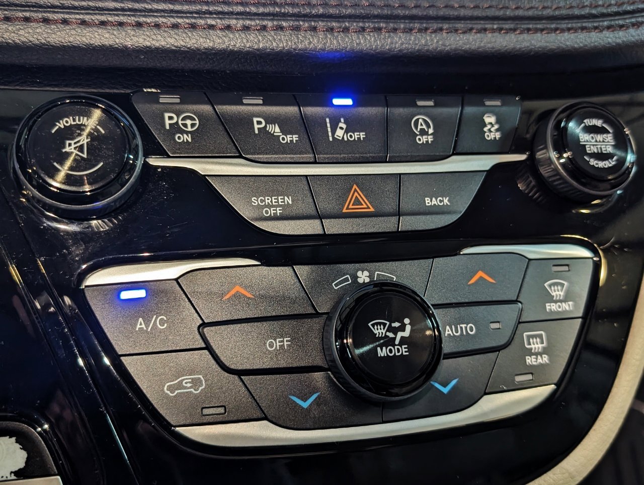 Used 2017 Chrysler Pacifica Limited image 57