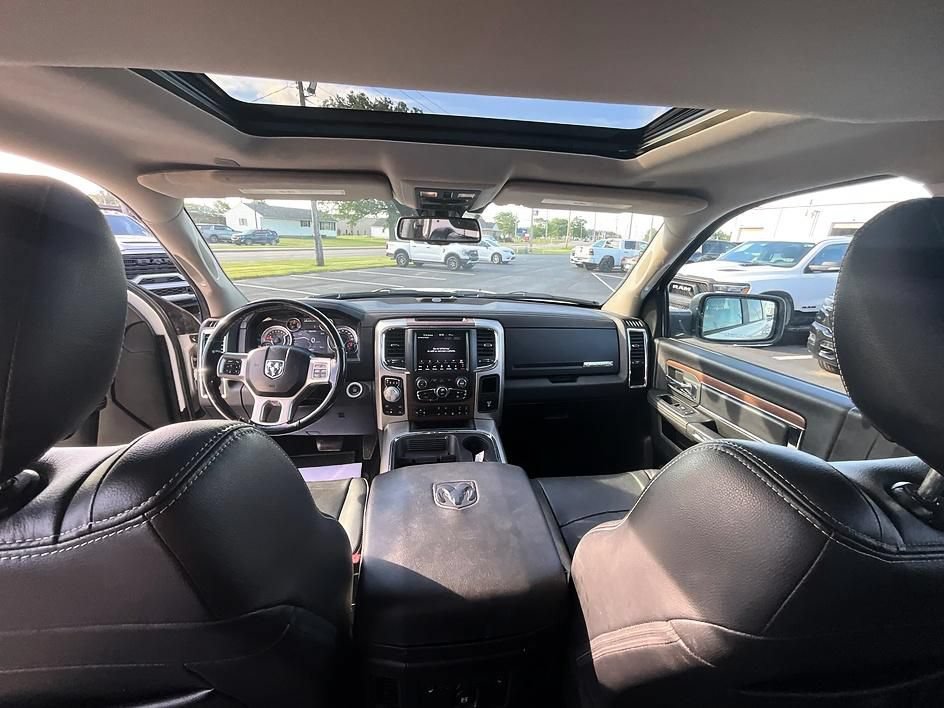 Used 2018 RAM 1500 Laramie w/ Convenience Group AWD/4WD image 39