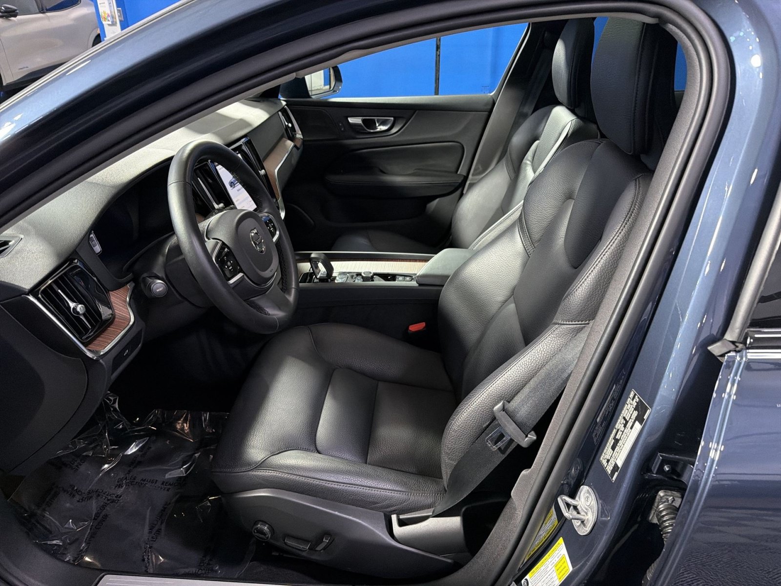 Used 2025 Volvo V60 B5 Cross Country Plus AWD/4WD image 23
