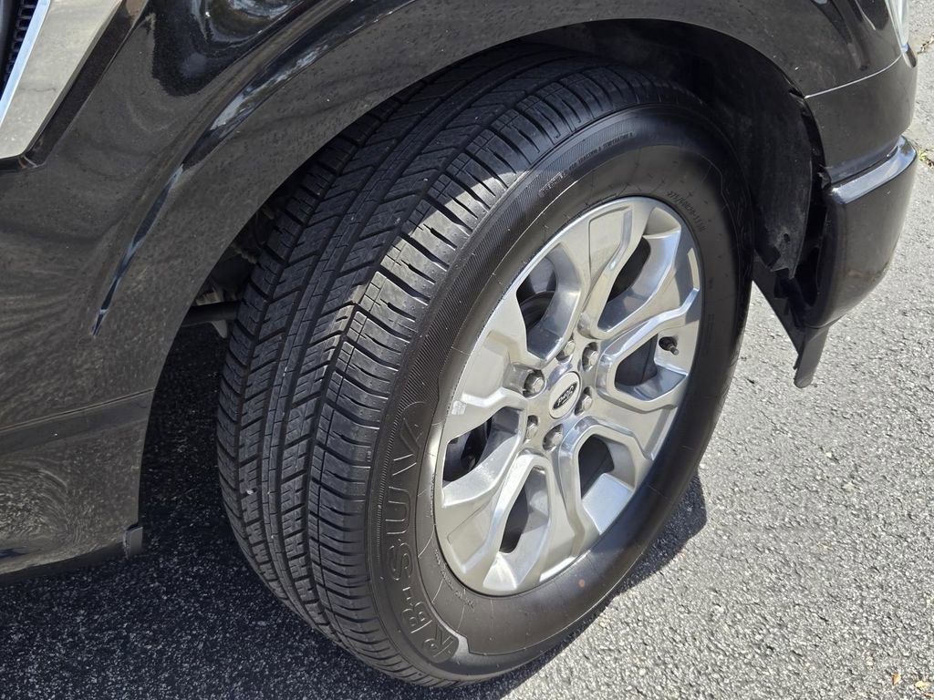 Used 2023 Ford F150 Platinum image 6