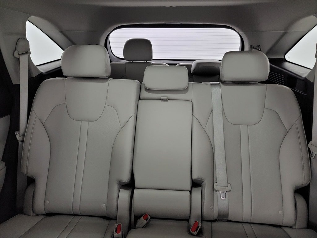 Used 2023 Kia Sorento S w/ Panoramic Sunroof Package FWD image 13