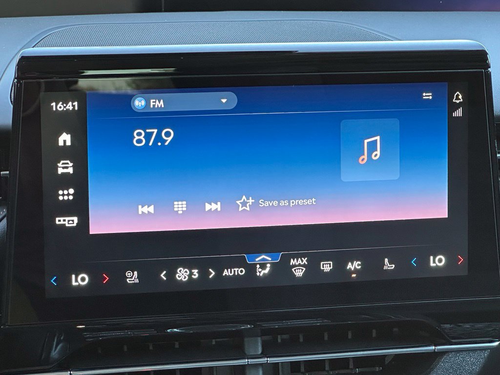 New 2026 Lincoln Nautilus Reserve w/ Jet Appearance Package AWD/4WD image 12