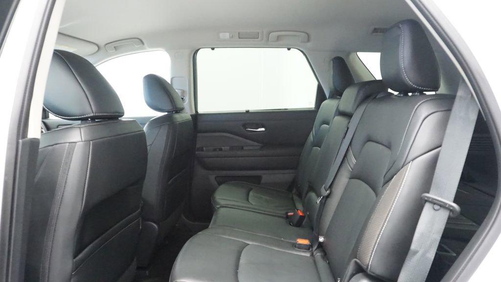 Used 2023 Nissan Pathfinder SL image 27