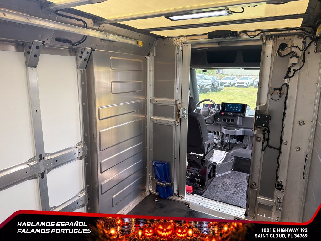 Used 2024 Chevrolet Brightdrop 400 w/ Commercial Equipment Package AWD/4WD image 23