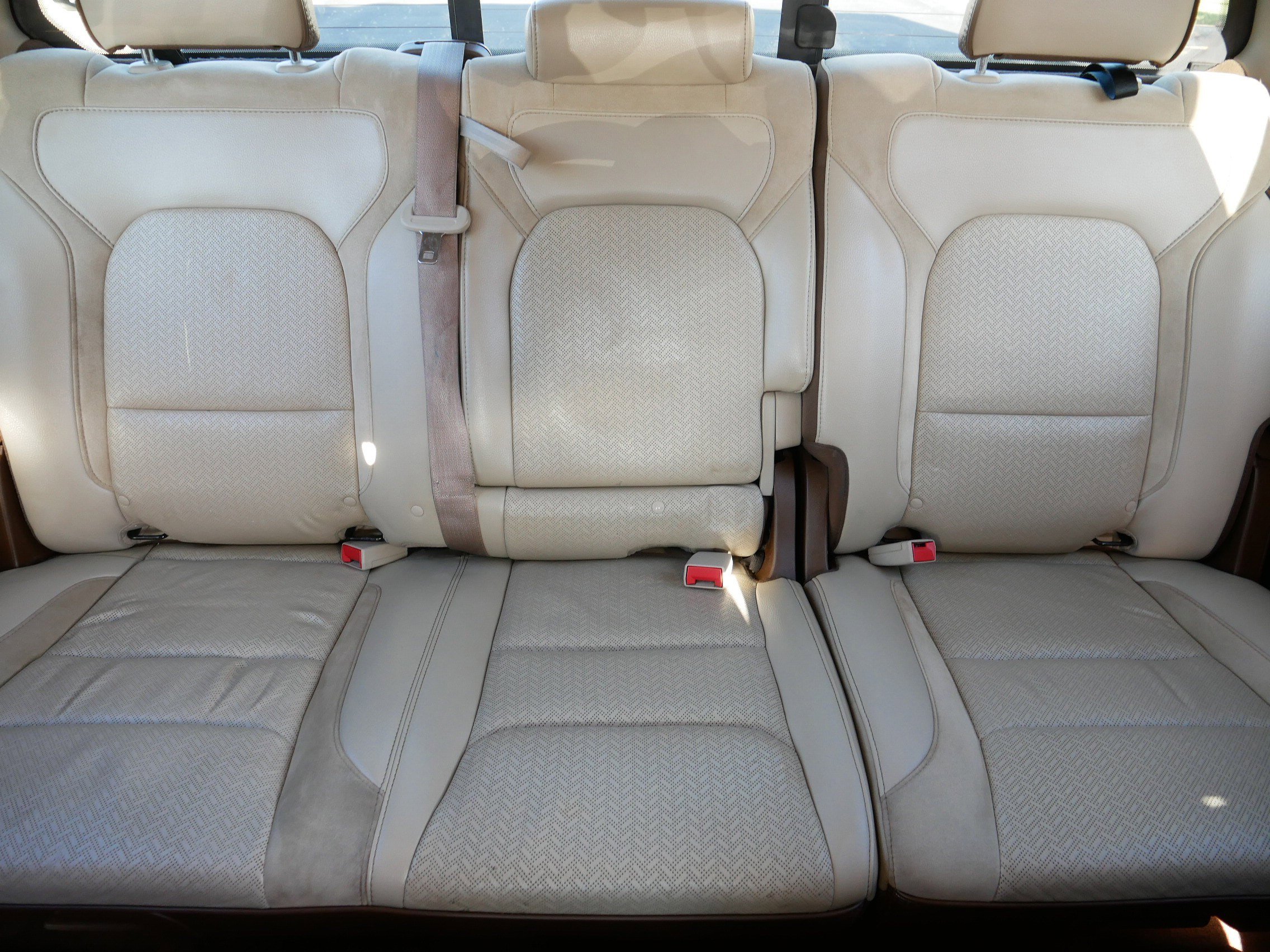 Used 2019 RAM 1500 Laramie image 13