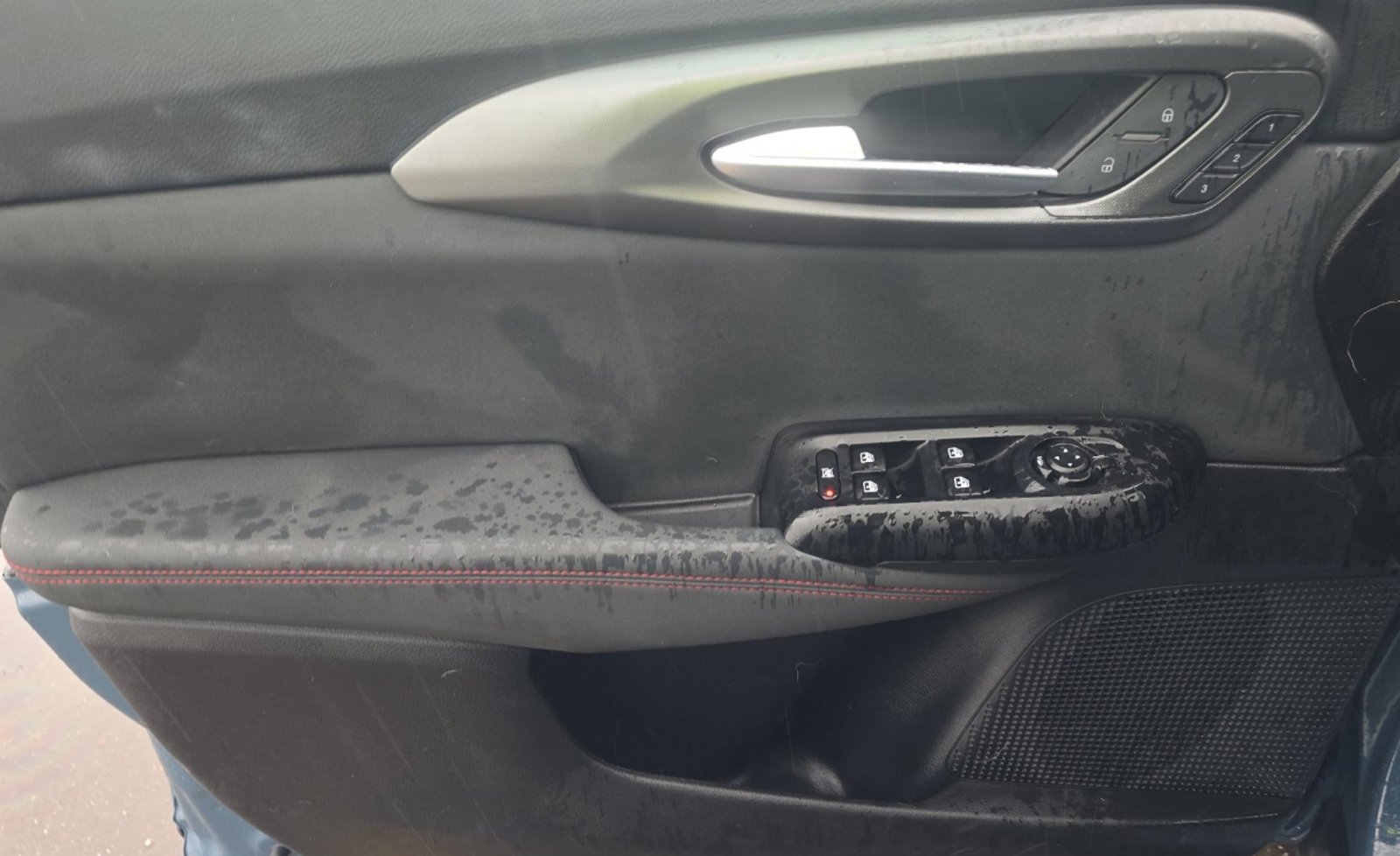 Used 2024 Dodge Hornet R/T w/ R/T Blacktop Package image 15