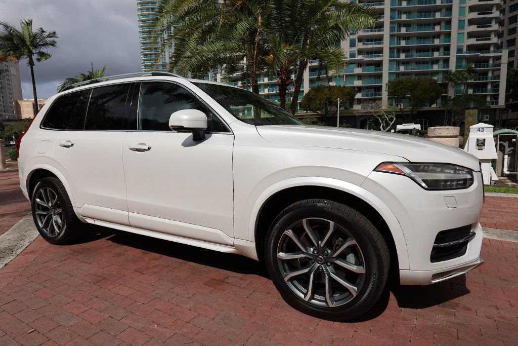 Used 2017 Volvo XC90 T6 Momentum w/ Vision Package AWD/4WD image 1