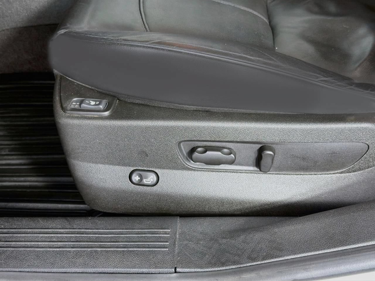 Used 2012 Chevrolet Malibu LTZ FWD image 35