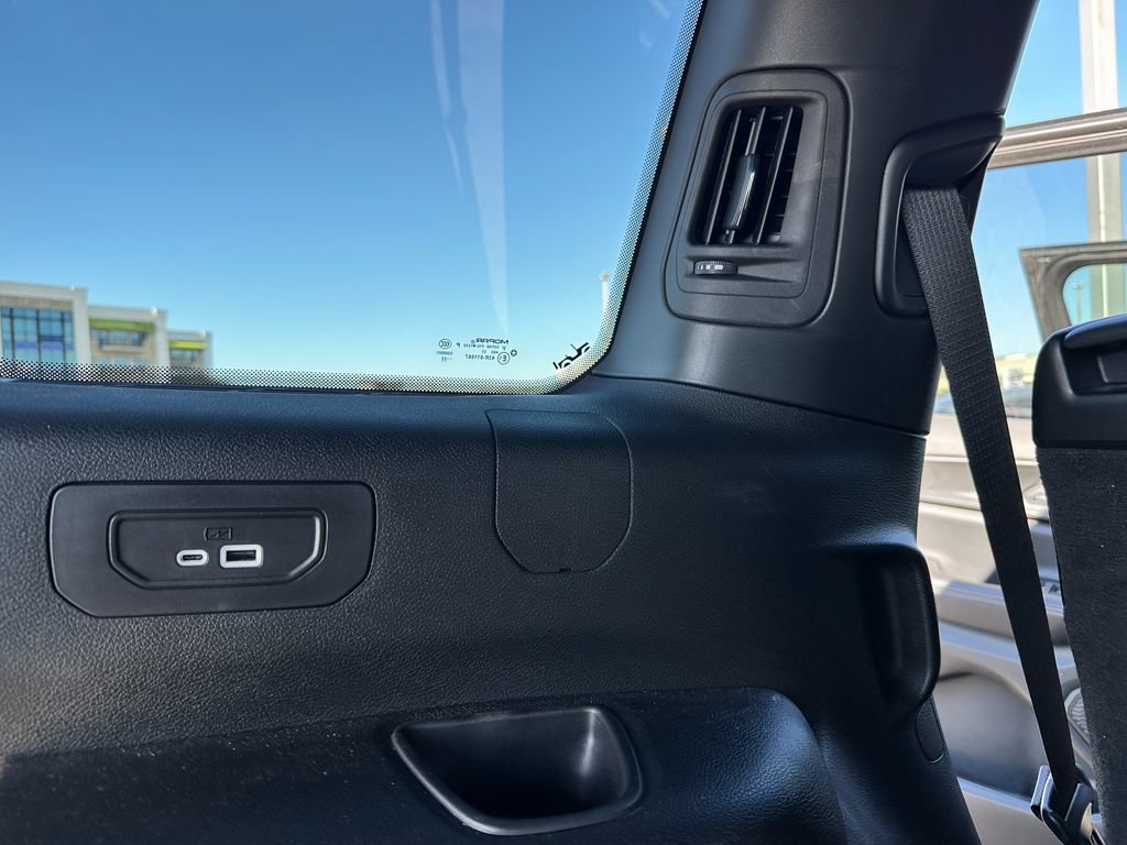 Used 2023 Jeep Grand Cherokee L Altitude AWD/4WD image 28