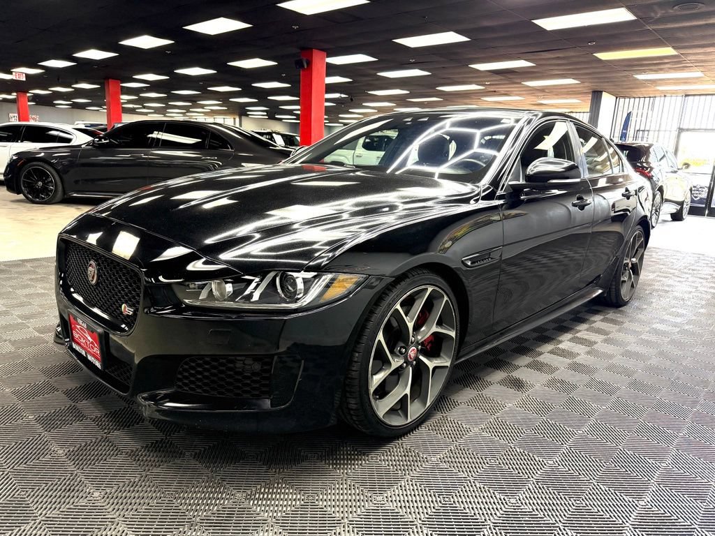 Used 2018 Jaguar XE S RWD image 7