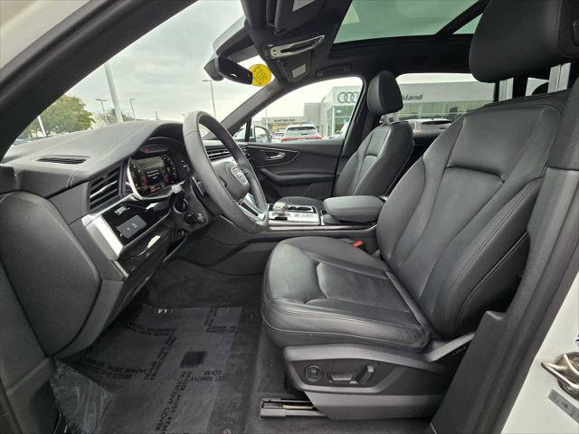Used 2023 Audi Q7 2.0T Premium w/ Towing Package AWD/4WD image 23