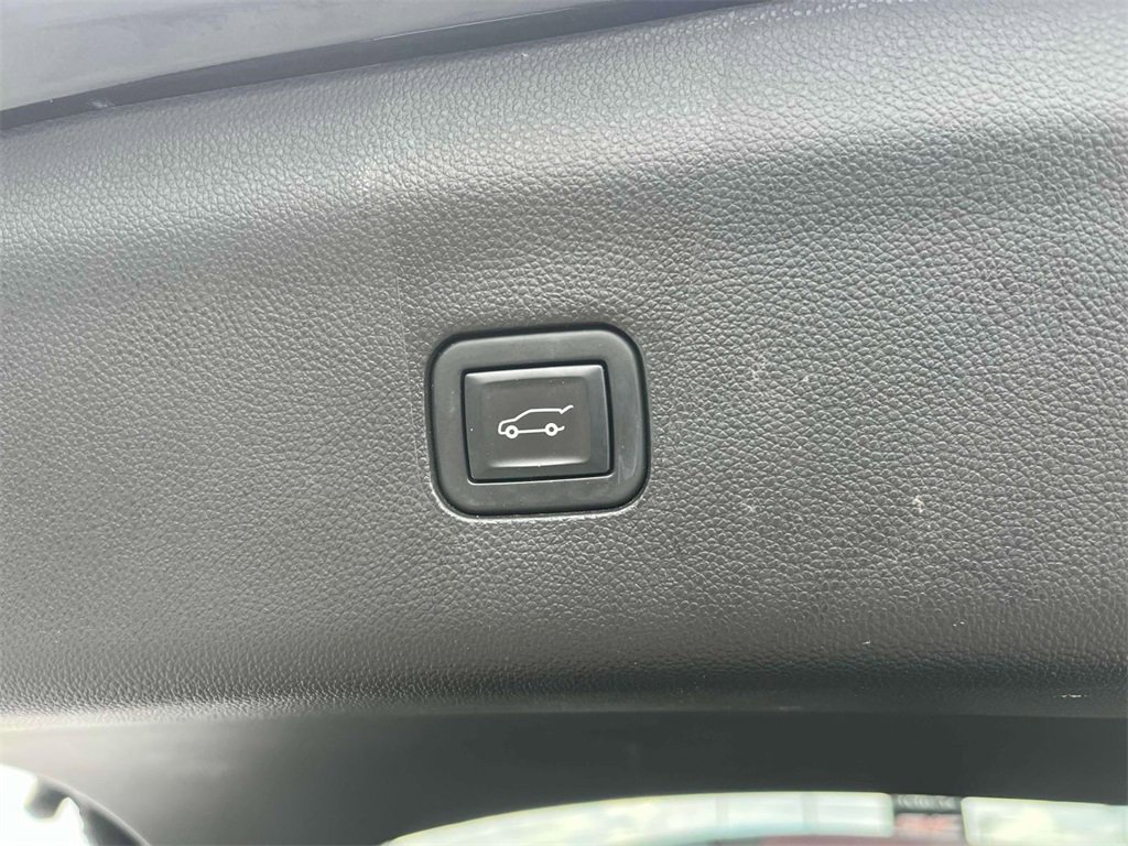 Used 2020 Buick Enclave Avenir w/ Avenir Technology Package image 19