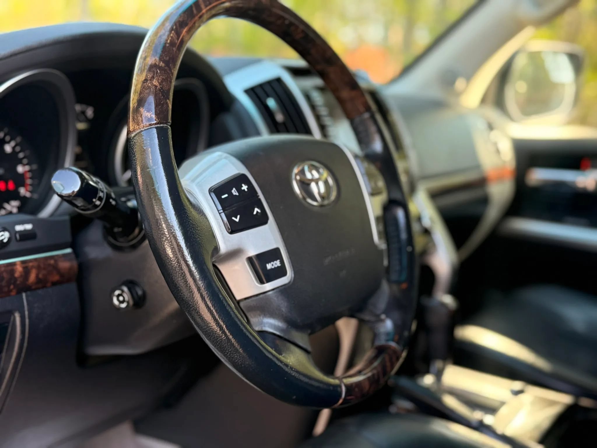 Used 2014 Toyota Land Cruiser AWD/4WD image 11