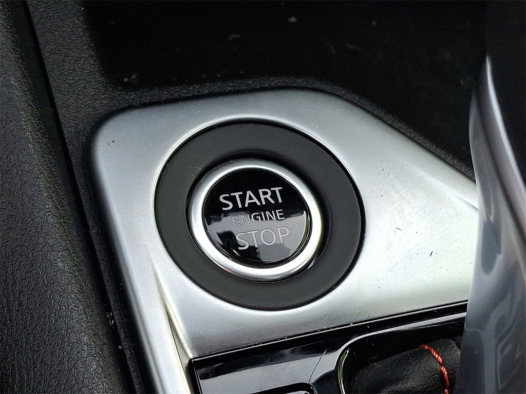 Certified 2025 Nissan Sentra SR image 25