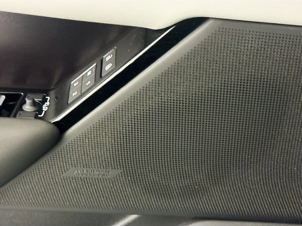New 2026 Land Rover Range Rover Velar Dynamic SE AWD/4WD image 17