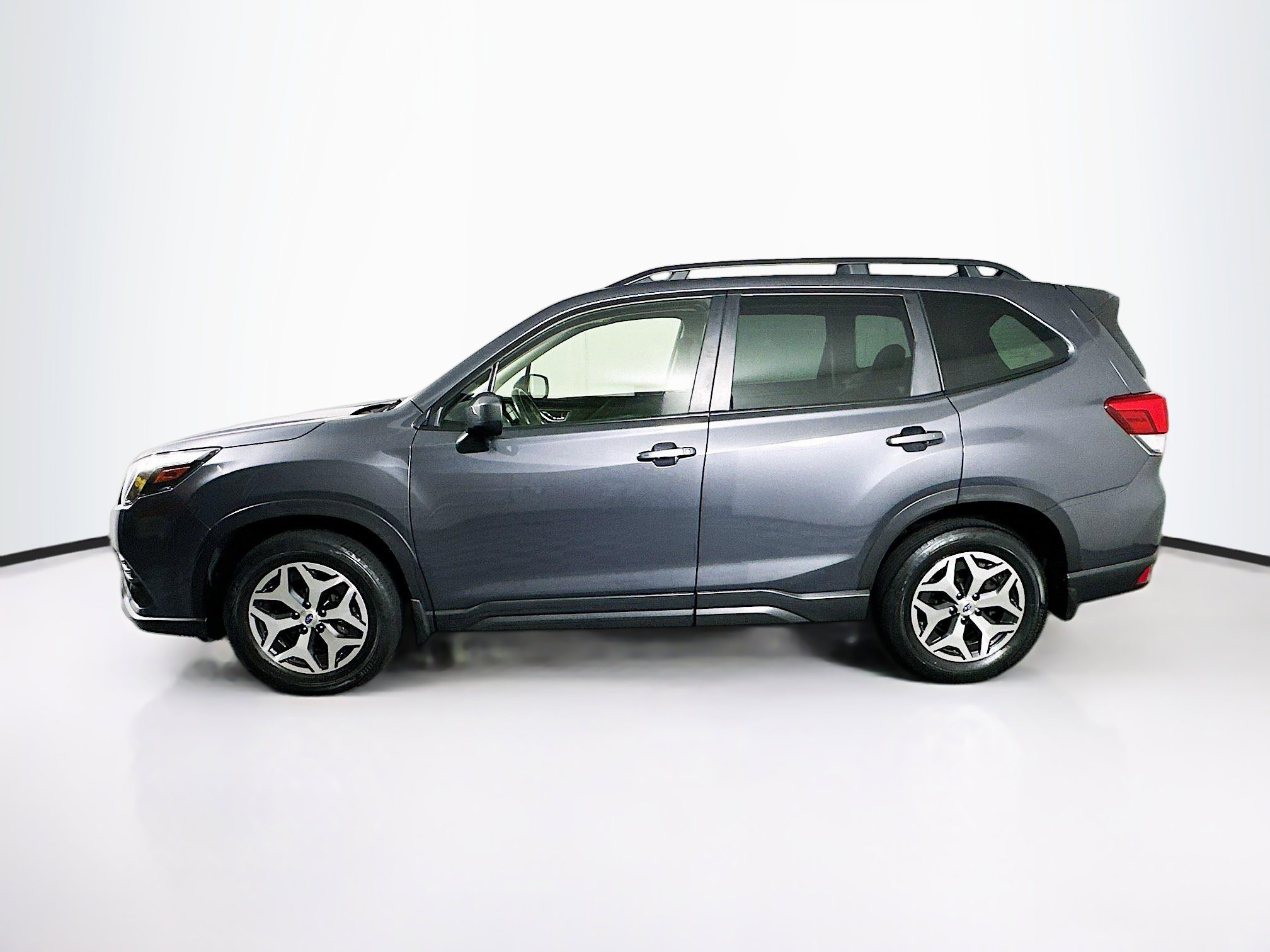 Used 2022 Subaru Forester Premium image 4