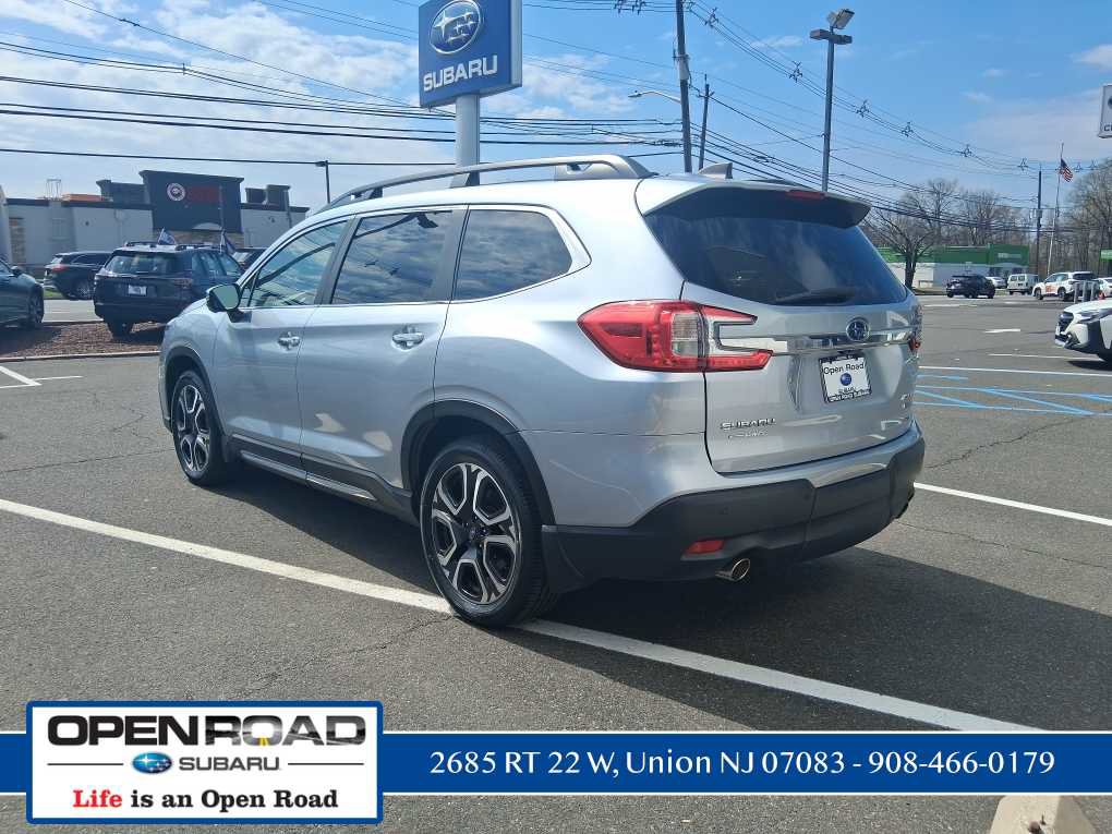 Used 2023 Subaru Ascent Touring AWD/4WD image 5