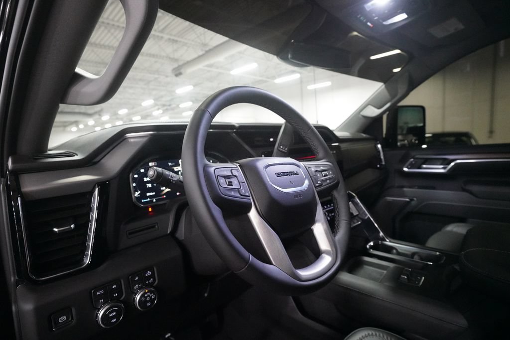 Used 2026 GMC Sierra 3500 Denali AWD/4WD image 8