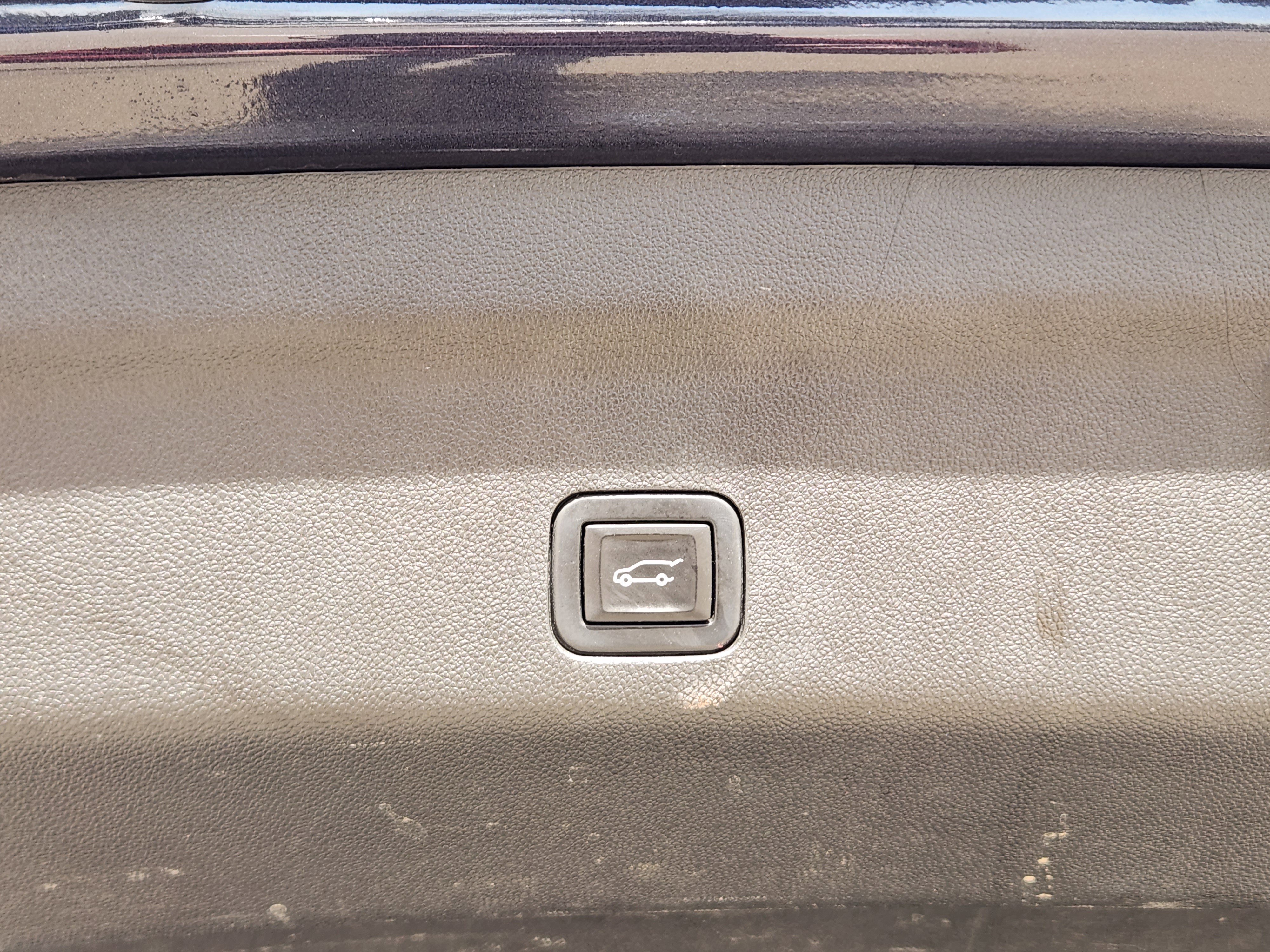 Used 2023 Chevrolet Tahoe Premier AWD/4WD image 40