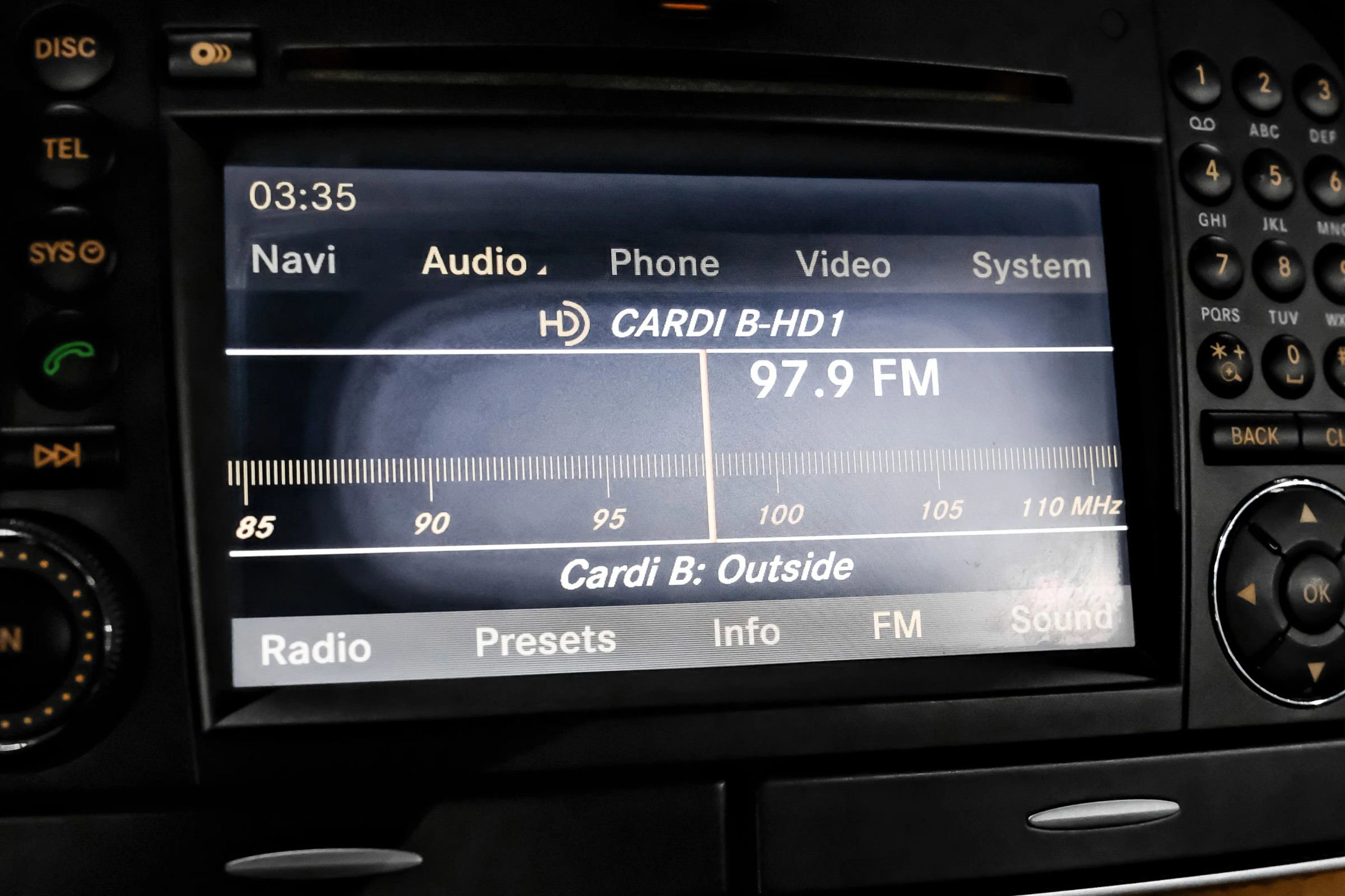 Used 2011 Mercedes-Benz SL 550 w/ Premium I Pkg image 22