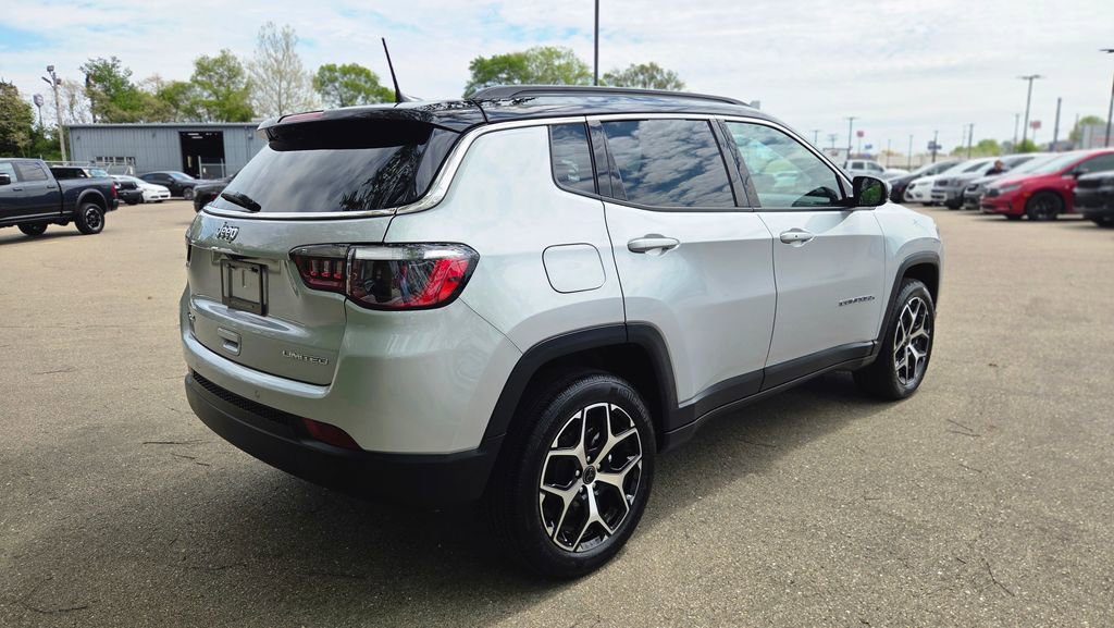 Used 2026 Jeep Compass Limited AWD/4WD image 7