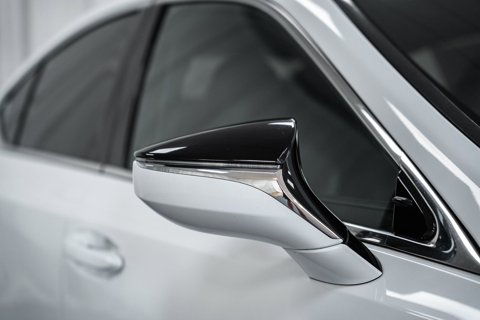 Used 2021 Lexus ES 350 F Sport w/ Accessory Package image 18