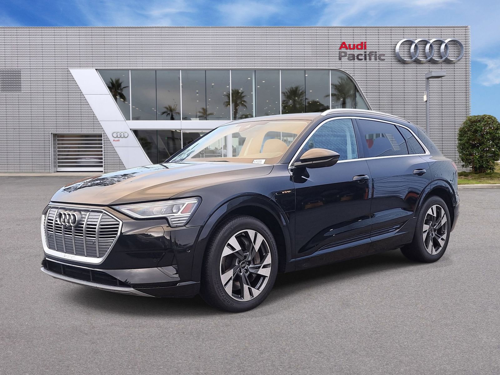 Certified 2023 Audi e-tron Premium Plus w/ Premium Plus Package