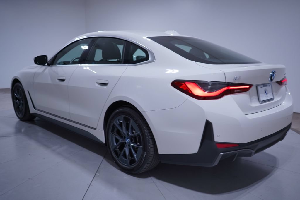 Used 2023 BMW i4 eDrive35 RWD image 3