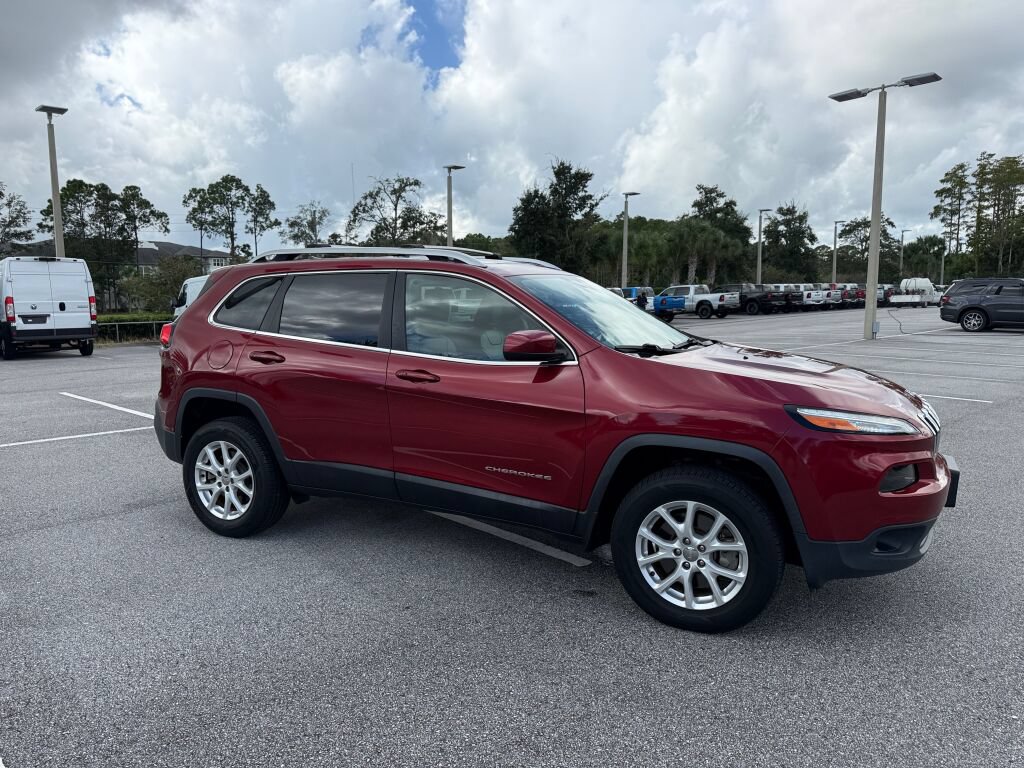 Used 2017 Jeep Cherokee Latitude w/ Comfort/Convenience Group