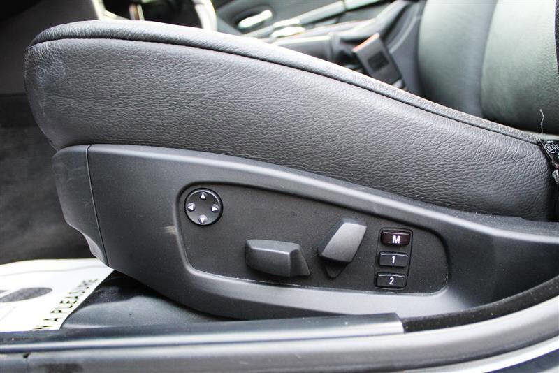 Used 2008 BMW 528xi Sedan image 12