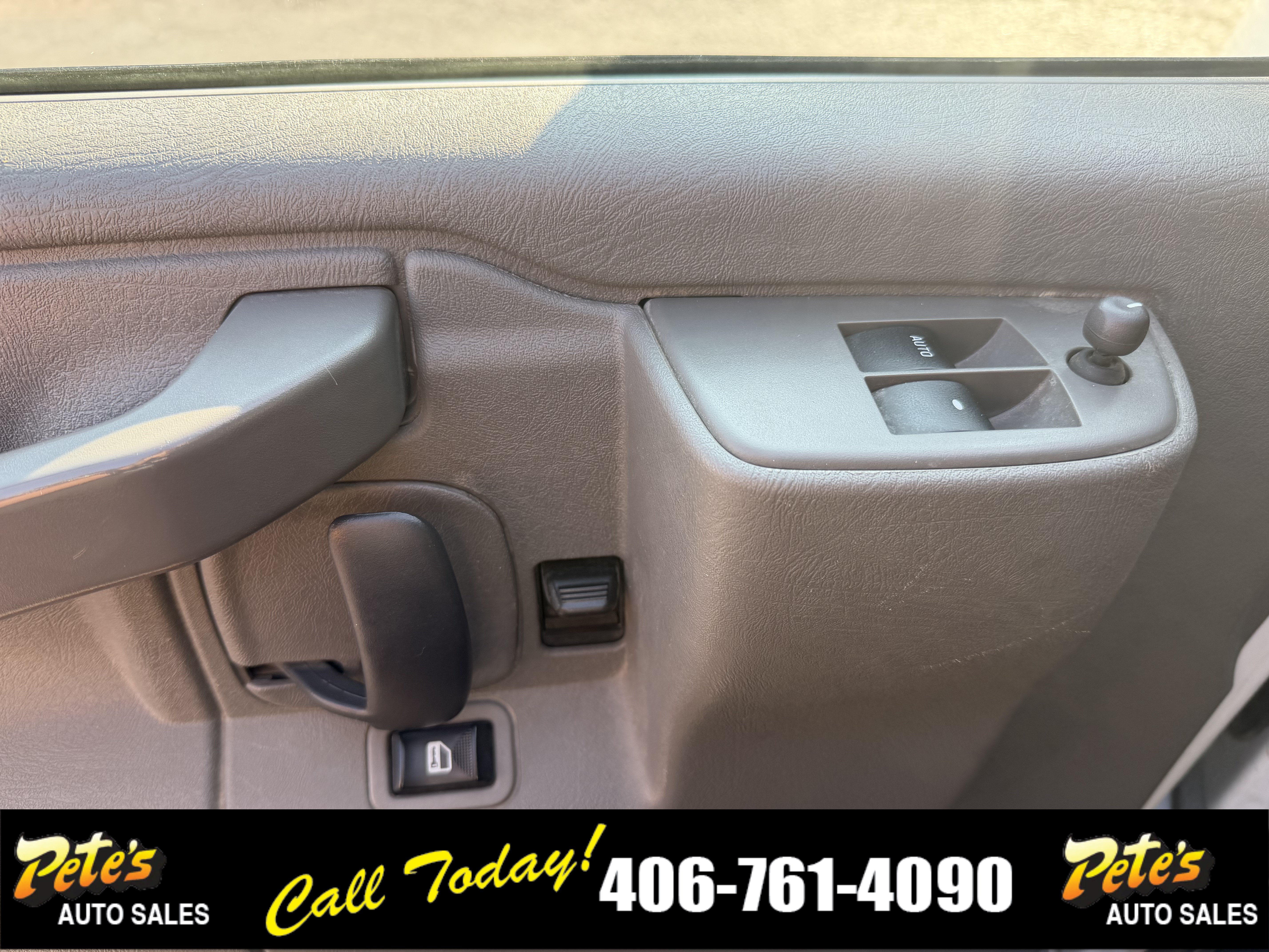 Used 2021 GMC Savana 2500 w/ Driver Convenience Package RWD image 19