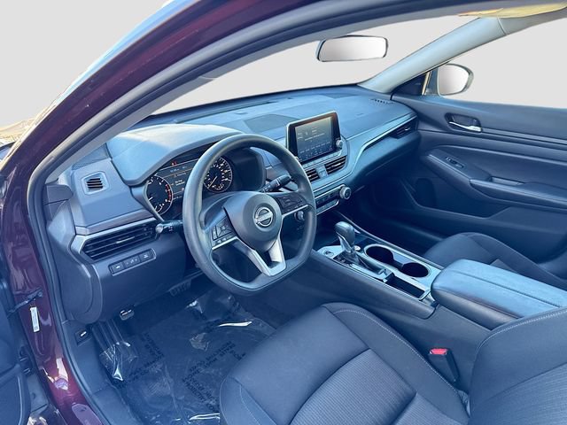 Used 2024 Nissan Altima 2.5 SV FWD image 9