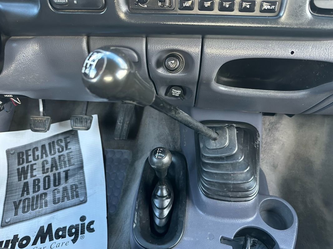 Used 1999 Dodge Ram 3500 Truck SLT image 19