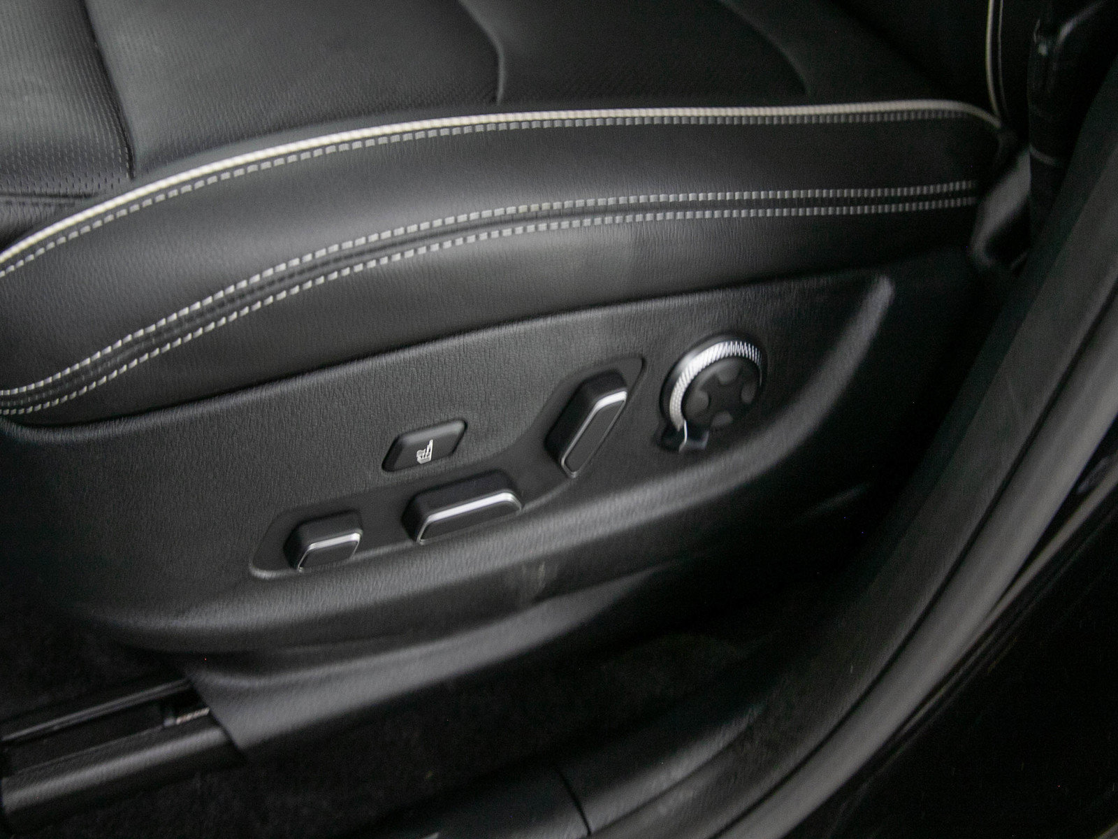 Used 2023 Genesis Electrified GV70 AWD/4WD image 23