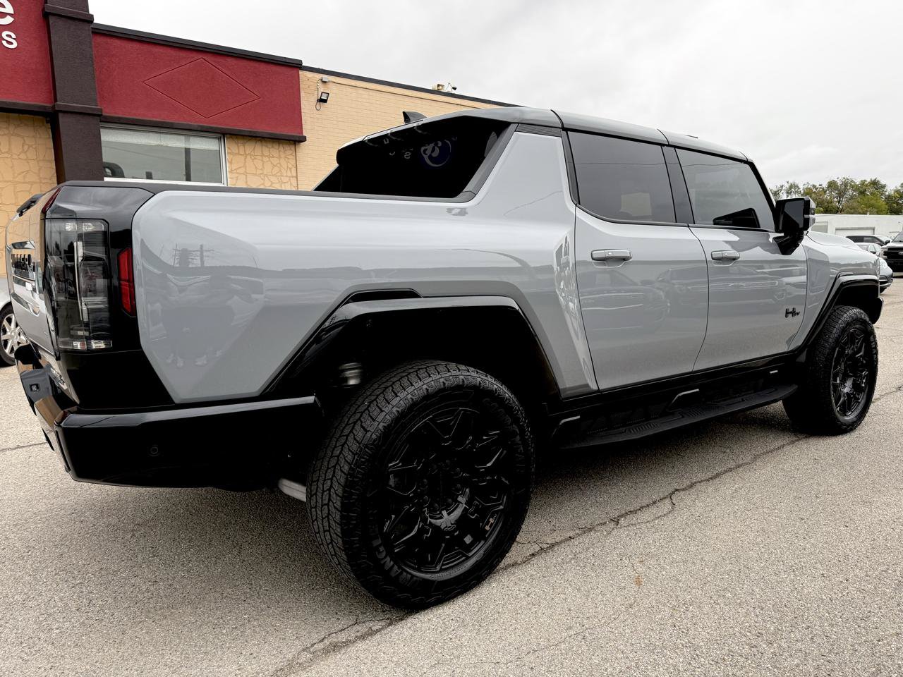 Used 2025 GMC Hummer EV 2X AWD/4WD image 8