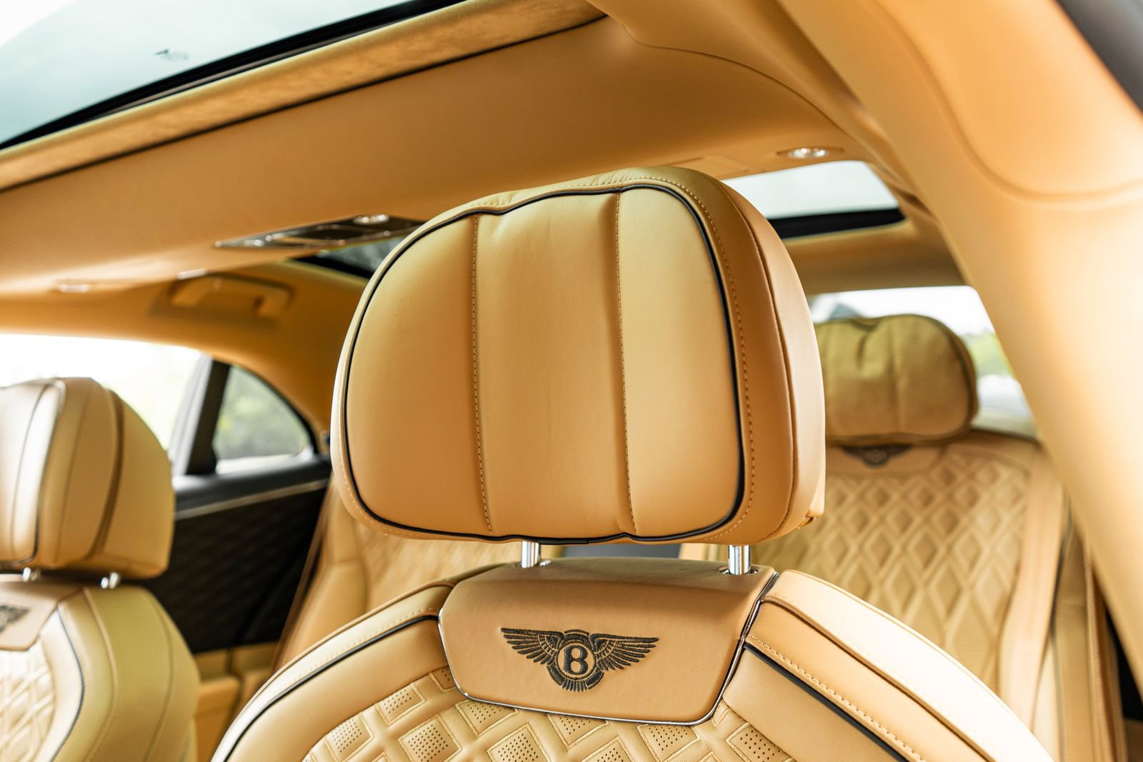 Certified 2021 Bentley Flying Spur W12 AWD/4WD image 28