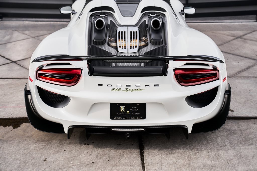 Used 2015 Porsche 918 Spyder image 31